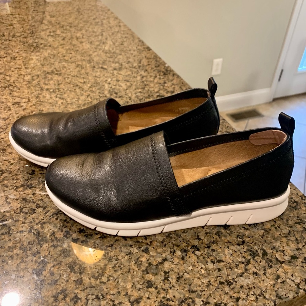 Women’s slip-on size 7.5, EuroSoft by Sofft, Canan, black